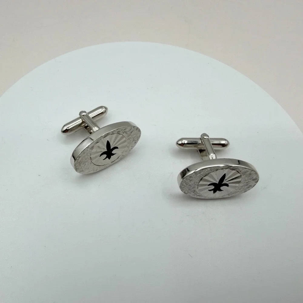 Vintage 70s Mid Century Fleur De Lis Cufflinks SilverTone Oval Sunburst Textured
